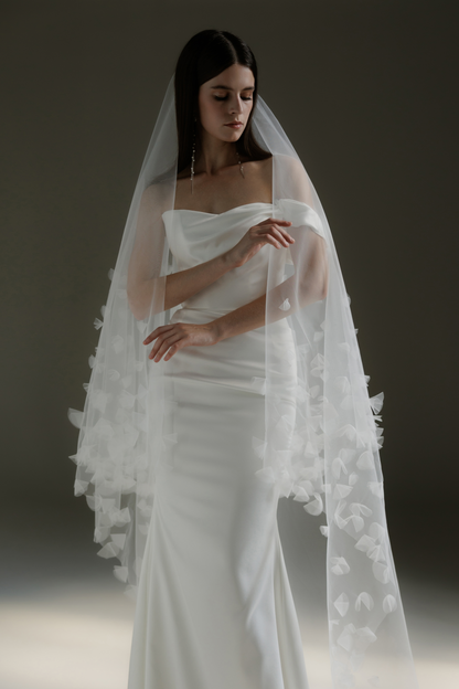 Teona Veil
