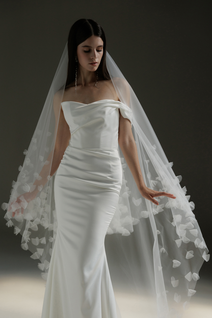 Teona Veil