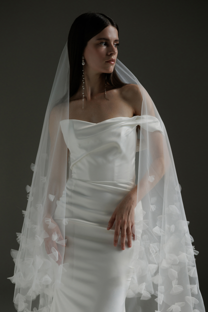 Teona Veil